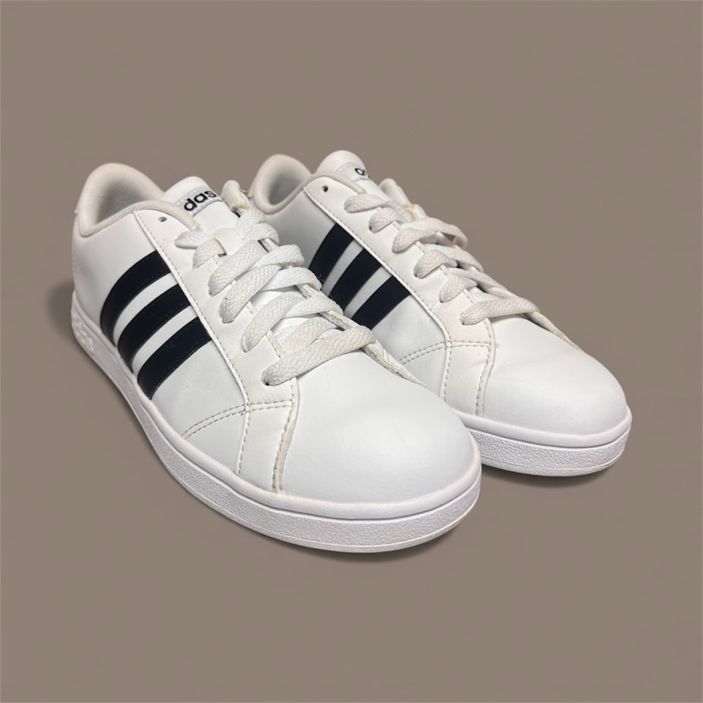Original Adidas Neo Baseline Casual Sneakers White Size 6 1/2 Men (8 women)